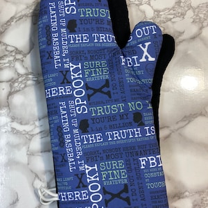 Oven mitts! X-Files tv show, paranormal! A pair of fully functional long oven gloves! Baking. Kitchen. Pot holders. Adult size