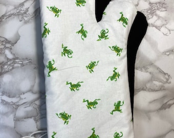 Oven mitts! Frogs. A pair of fully functional, long oven gloves! Baking. Kitchen. Pot holders.  Adult size