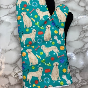 Oven mitts! Dogs. Golden Retriever. A pair of fully functional, long oven gloves! Kitchen. Baking. Adult size. Double layer heat resistant.