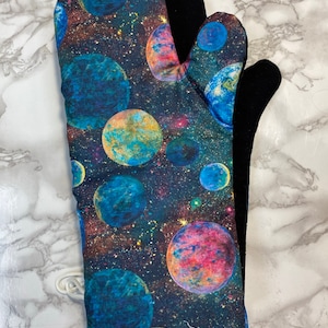 Oven mitts! Galaxy space and planets. A PAIR of fully functional, long oven gloves! Baking. Kitchen. Pot holders. Adult size