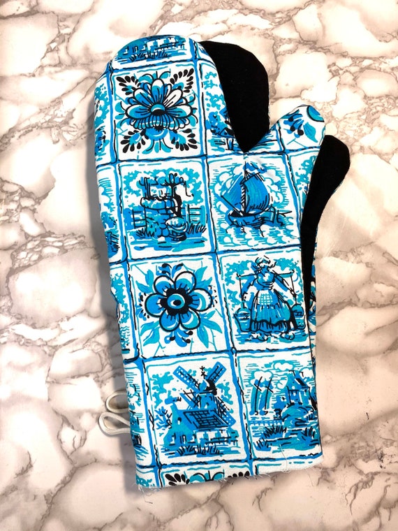 Oven Mitts Netherlands Light Blue Squares Holland Print A Pair of Fully  Functional Oven Gloves Baking. Kitchen. Pot Holders. Adult Size 