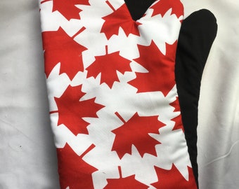 Oven mitts! Canadian Maple Leaf! A pair of fully functional, long oven gloves! Baking. Kitchen. Pot holders.  Adult size