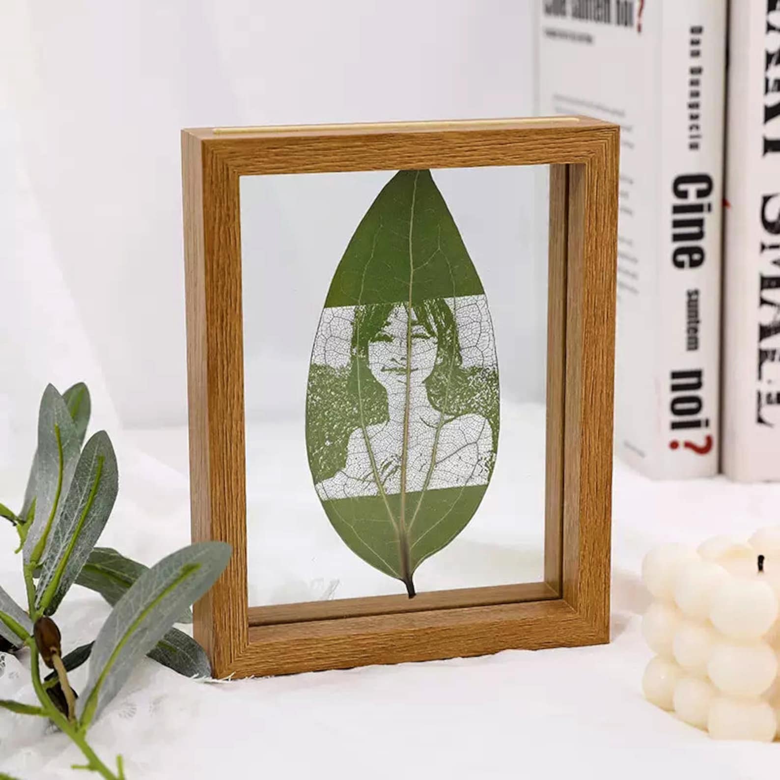 Amfyn Custom Mother And Daughter Leaf Art – Personalized Engraved Portrait on Natural Leaf main image 0