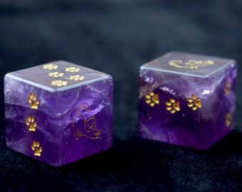 Lazy Cat Crawl Dice D6, Cat Paw Dice, Engraved Gemstone Dice D6, Collectible Dice, Amethyst Polyhedral Dice, Gem Dice, Kitten Dice