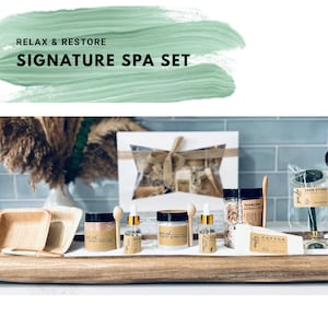 Bridesmaid Proposal Box Spa Gift Set | Natural Clay Face Masks, Jade Roller & Floral Bath Salts