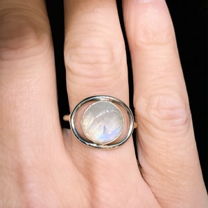 Sterling silver cabochon moonstone ring