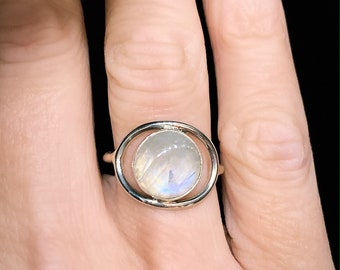 Sterling silver cabochon moonstone ring