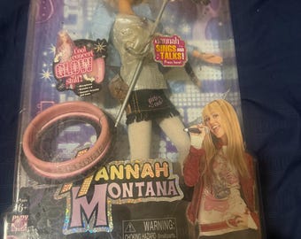 Disney Hannah Montana Singing 12 in Fashion Doll Collector Toy w/ 17 Accessories