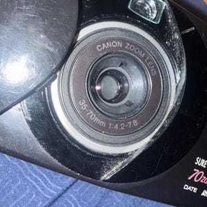 Canon Sure Shot 70 Zoom 35 mm Film Point and Shoot Kamera Beschädigte Ecke Siehe Bilder Bild 3