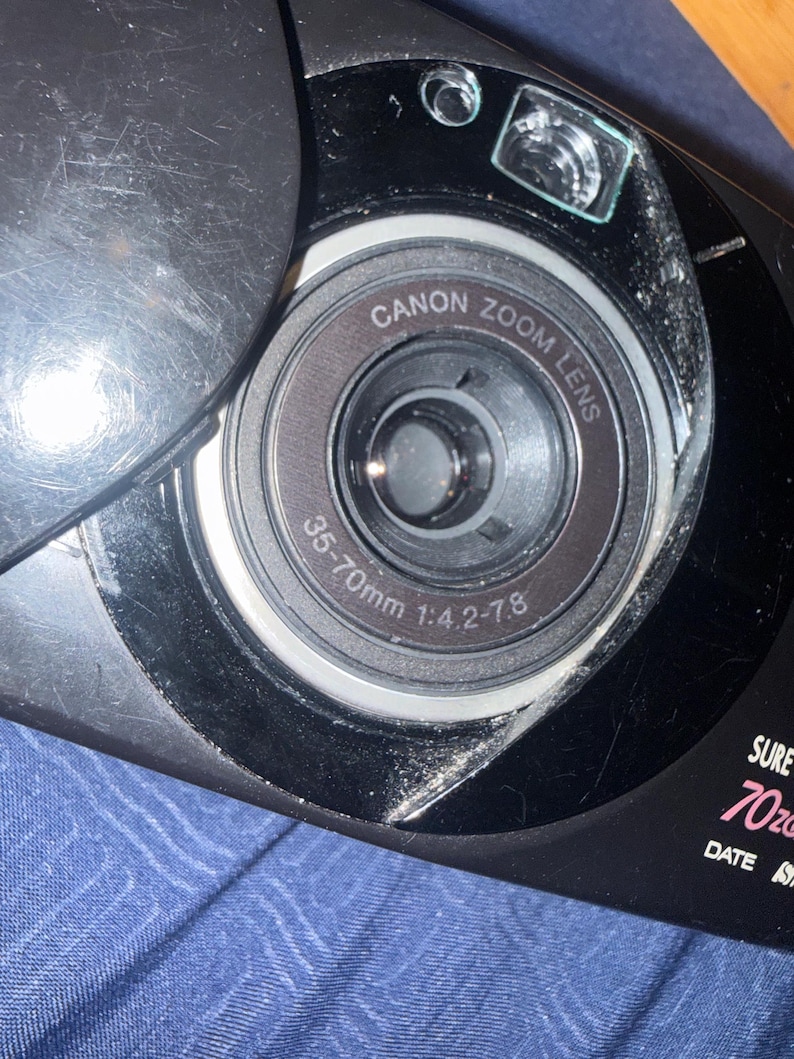 Canon Sure Shot 70 Zoom 35 mm Film Point and Shoot Kamera Beschädigte Ecke Siehe Bilder Bild 3
