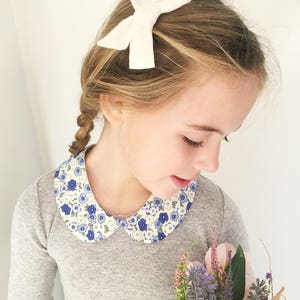 Peter Pan Collar Detachable Child age 2 3 4 5 6 7 8 9 10 11 12 Gift Set Handmade Blue Floral Bild 8