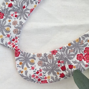 Peter Pan Collar - Detachable - Child age 2 3 4 5 6 7 8 9 10 11 12 - Gift Set - Handmade - Red Grey Floral