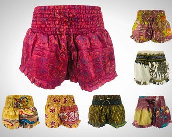 Taille de 81 cm - SHORT EN SOIE (XL) Vêtements de festival d'été Modèles uniques Bloomers à volants Pantalons chauds - Cultural Roots