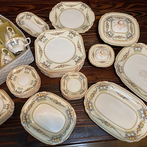 Mayfair by Wedgwood Vintage Dinnerware Set -Cream and Floral- Dining and Serving Set