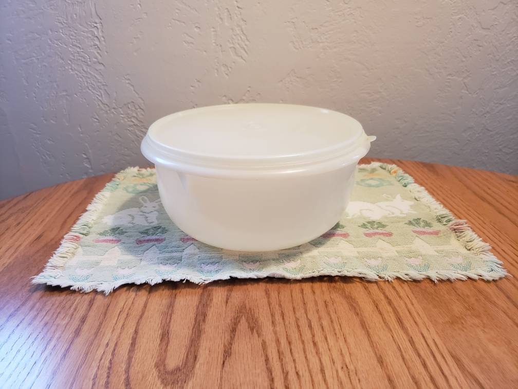 Nice Tupperware Crystal Ware Mixing Bowls 2642E and 2640B With