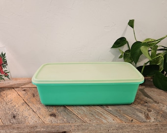 Tupperware Bread Keeper Saver Celery Vegetable Crisper Jadeite Green #782  Vntg