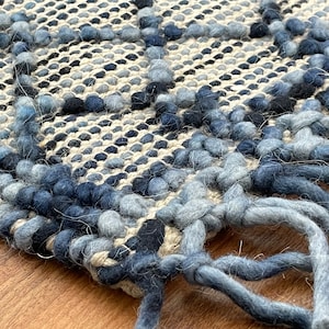 2 x 3 Ft - Hand Woven Wool Rug, Flat Weave, Small, Traditional, Indian Handmade, Soft Wool, Floor, Area, Winter Rug\Carpet. FREE SHIPPING