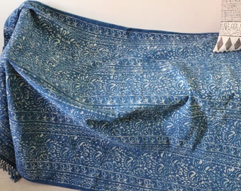 Tapis indigo dhurrie teint à la main : tapis indien en coton paisley