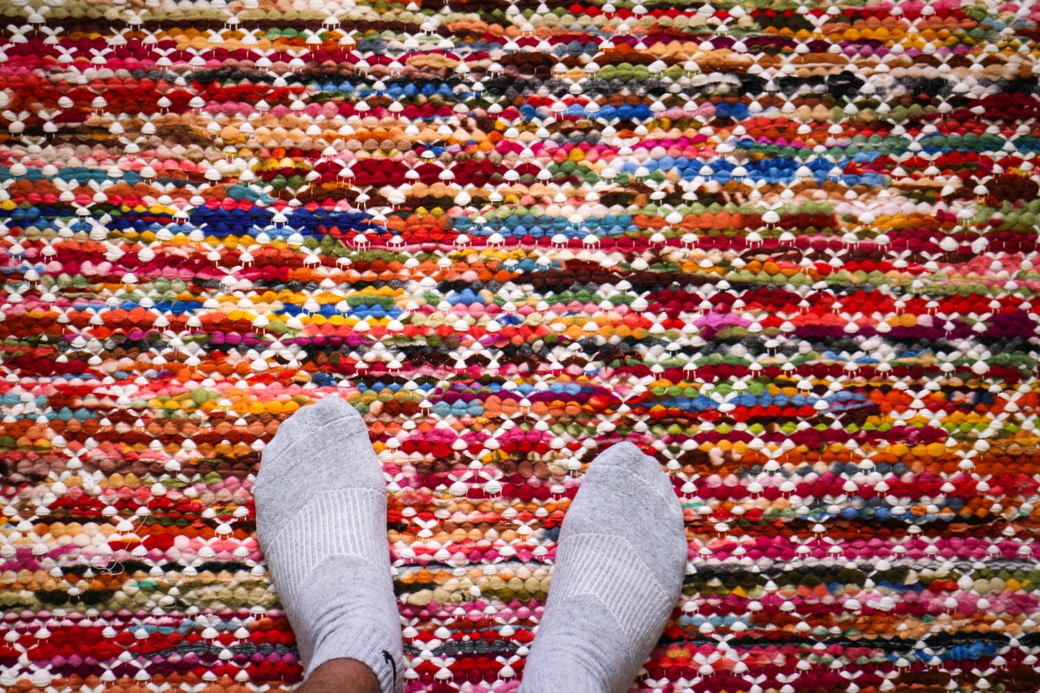 ラガディ　RAGGEDY Handmade Cotton Rag Rug: Red & White Chindi Dhurrie (5 X 8 Ft) - Etsy