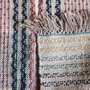 Handwoven Jute Dhurrie, Jute Rug, Handmade Rug, Wavy Design, Stripes, Small Rug,  3 x 5, traditional, Jute, Modern, FREE SHIPPING