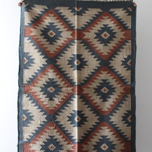 Handmade Wool Jute Dhurrie Rug: Indian Chic Kilim (4 x 6 ft)