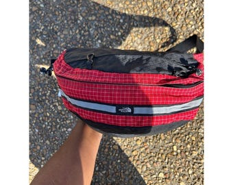 Riñonera vintage The North Face roja