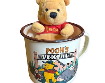 Juego de taza y peluche de Winnie the Pooh de Disney de los 90, del Parque Estatal de 100 Acres.