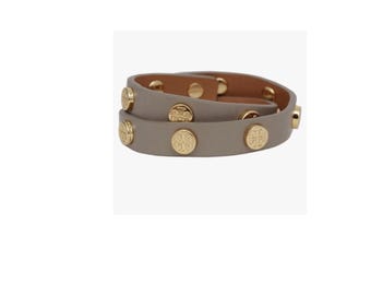 Pulsera Tory Burch Double Wrap para mujer, talla única, de cuero con tachuelas con logo.