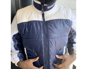 Conjunto Reebok de 3 piezas, chaqueta acolchada, chaleco y pantalones, estilo vintage azul de los años 90, cortavientos