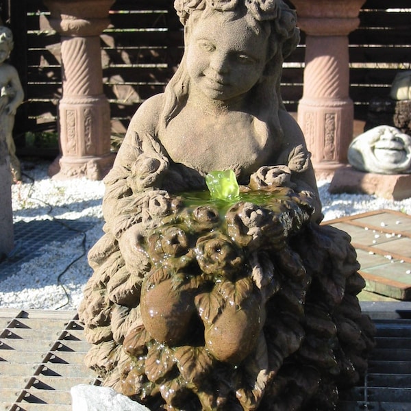 Skulptur Fee Elfe Rosen Blumen Blüten Wasserspeier Kunst Sandstein Antik Look E 19