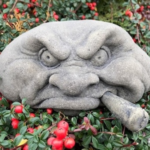 Stone face garden garden guardian garden sculpture garden figure ghost guardian cigar pebble people art sandstone antique look Pe 27