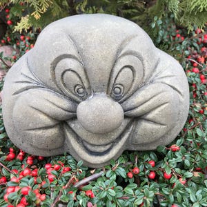 Stone face garden garden guardian garden sculpture garden figure ghost guardian Micky Pebble People art sandstone antique look Pe 28