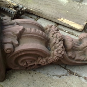 Console base garlands large artificial sandstone antique look T 06