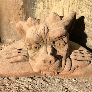 Gargoyle window stool wall stool demon protector guardian dog lying small art sandstone antique look H 50