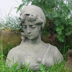 Büste Mädchen Frau Magd Bäuerin Kunst Sandstein Antik Look H 18