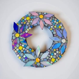 Mosaic wreath 6"