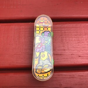 2000 McDonalds Teenage Mutant Turtles Finger Board