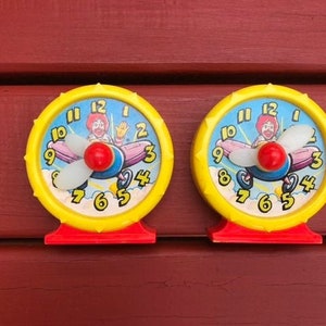 Lot of 2 1989 McDonald&#39;s Clock Collectible Happy Meal Toys