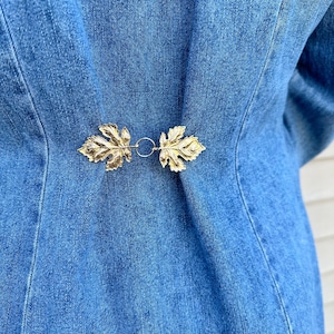NEW Gold Leaf Cloak Clasp "Sylvan" | Renaissance Fair Cape Closure | Fantasy Cosplay Elven Brooch | Sweater Dress Clips | KardiKlips |K-200