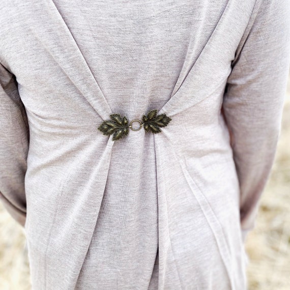 ZESION Vintage Dress Clips – 4-Piece Stainless Steel Shawl & Sweater Clips, No Gemstone - View #7