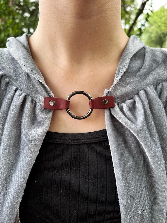 Dress Cinch Clip | Black Ring & Red Leather Sweater Clip | Unique Clothing  Clasps Shawl Clip | Steampunk Minimalist Versatile Capsule | 076 - Etsy