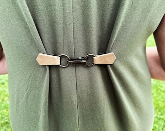 NEW Bronze Buckle & Tan Brown Leather Cinch Clip, Skinny Belt Alternative for Dress, Jacket, Cardigan, Mini-Tailor Button Closure, KardiKlip