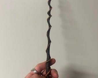 Handmade Oak Wand - 11 Inch Spiral Design