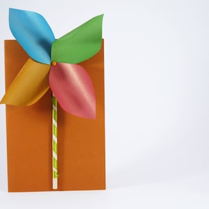 Sognare un mulino a vento giocattolo, regalo, design originale, biglietto di auguri 3D, nostalgico