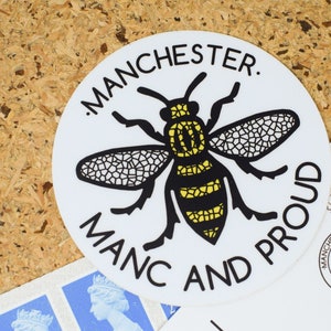 Window Décor Decals, Stickers & Vinyl Art Black Manchester Bee Vinyl Decal - Proud Mancunian Sticker For Car, Van, Or Window Proud To Be Mancunian Sticker - Foto 4