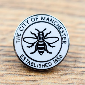 City of Manchester Established 1853 2cm Enamel Pin Badge - Nickel-Free Metal Brooch - Made in UK - Manchester Worker Bee
