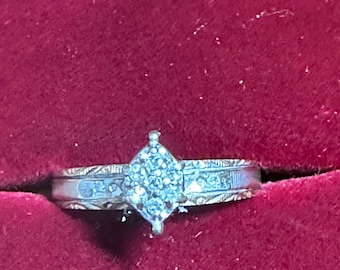 Vintage 10K Yellow and White Gold Marquise Diamond Cluster Ring~Size 7 1/4