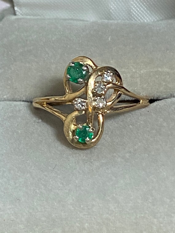 14KP (Plumb) Yellow Gold Emerald and Diamond Ring… - image 9