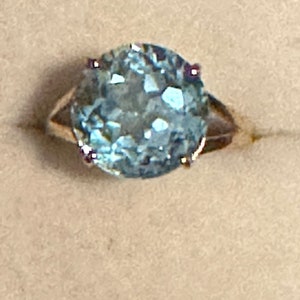 Huge 10K Yellow Gold Blue Topaz Solitaire Ring with Star Faceting~Size 6 1/4