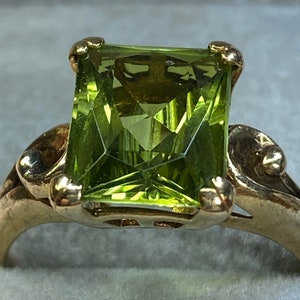 Vintage 10K Yellow Gold KSK Brand Created Green Spinel Ring~Size 7